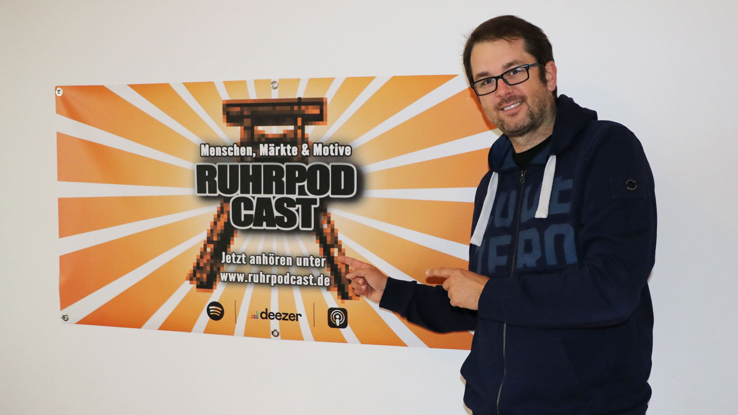 Tom Hoffschwelle organisiert das Hallenmanagement der Mercatorhalle Duisburg
